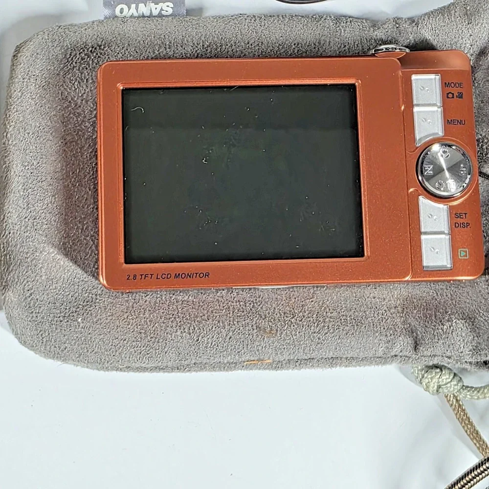 Sanyo VPC-T850 CP Digital Camera Orange w/Pouch, Battery, 2GB SD Card, Charger